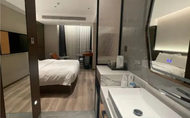 Lotus Hotel