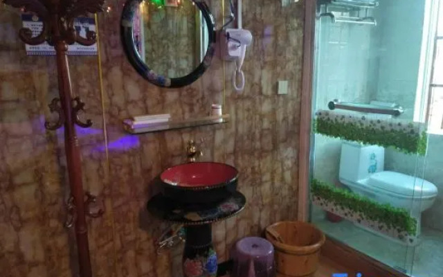 Wuchuan Aicheng Theme Apartment