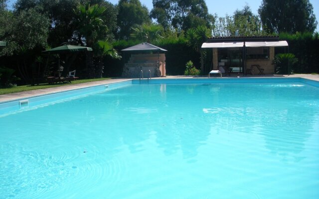 Vibrant Holiday Home in Matino With Swimming Pool