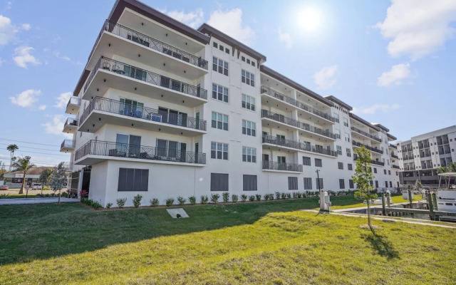 The Harbor Condo 411 - Premier