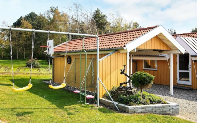 Modern Holiday Home in Millinge Near Sea