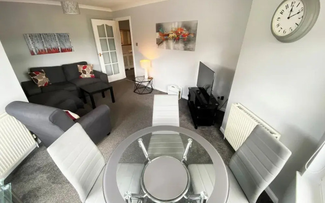 NEW Super 2 Bedroom Flat in Falkirk