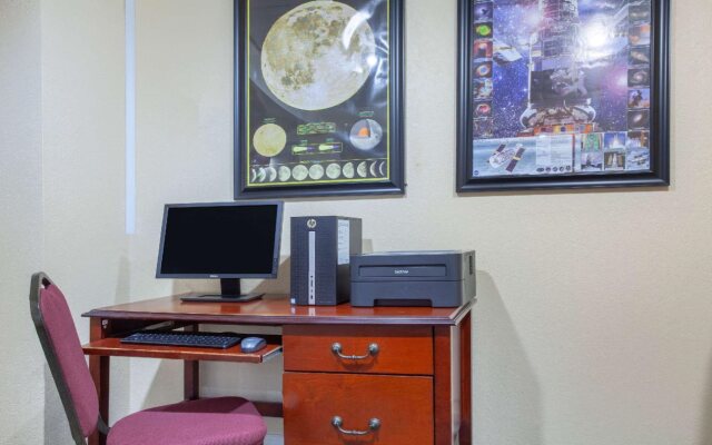 Space Coast Hotel -Titusville/Kennedy Space Center