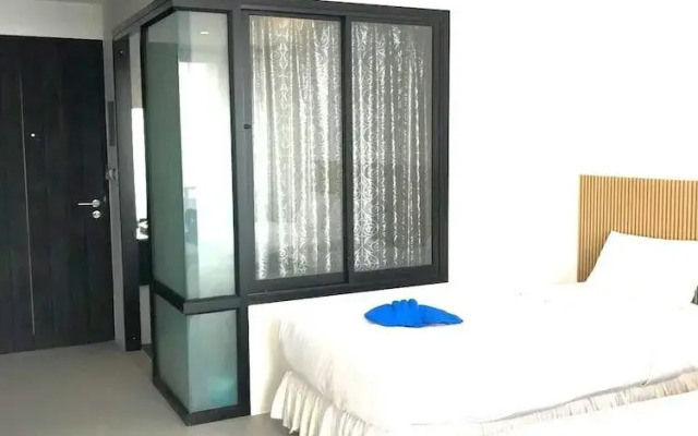 Rockstar Beach Apartments