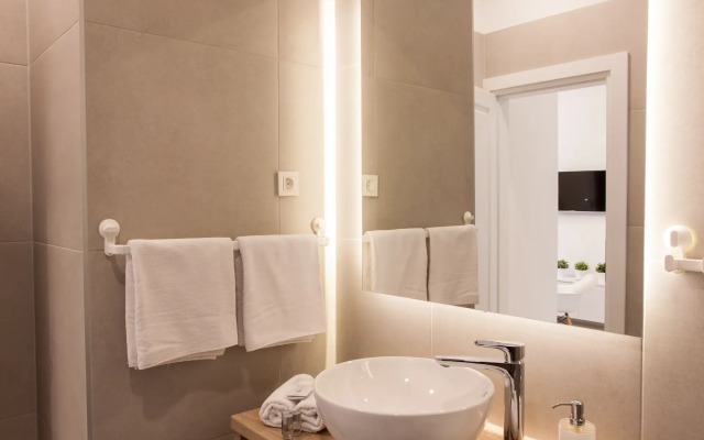 Tesla Boutique Apartments & Rooms