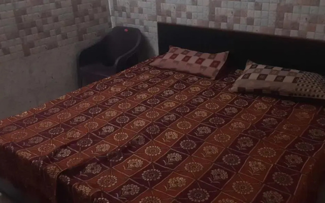 Oyo Radhika Guest House