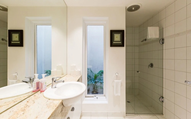 ALEXANDER, 2BDR South Melbourne House