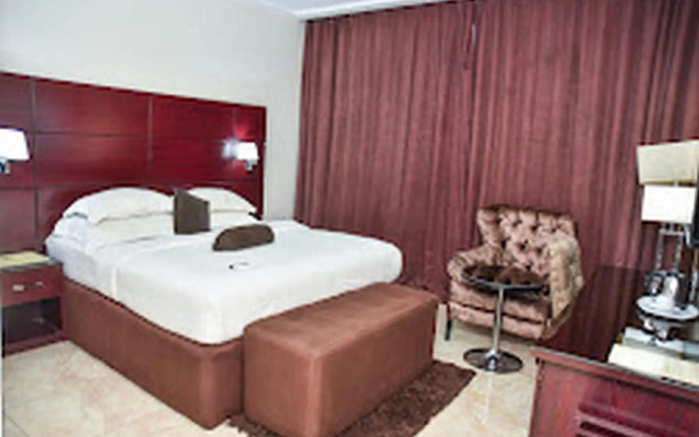 Geneva Hotel and Suites