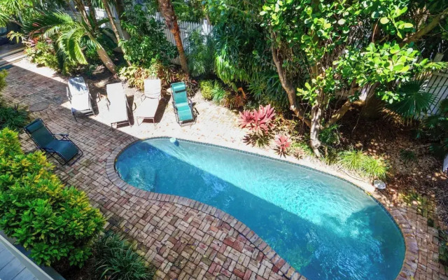 Easy Livin' by Avantstay Key West Home w/ Pool & BBQ Week Long Stays Only