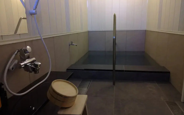 Hotel Crown Hills Goi