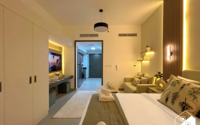 Urban Escape Studio Pool, Gym & Stylish Living