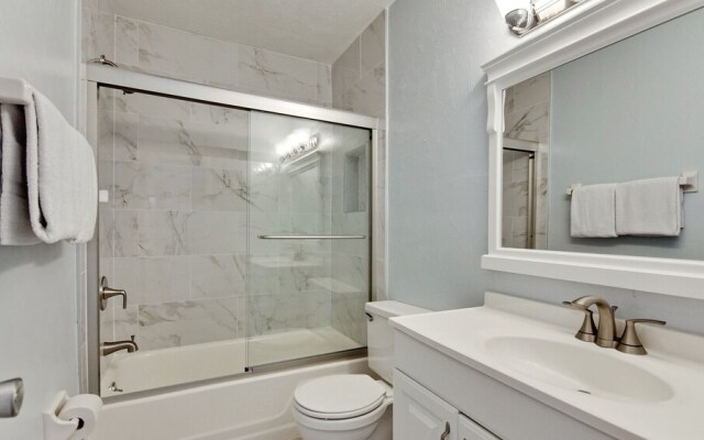 Runaway Bay Resort by BBG