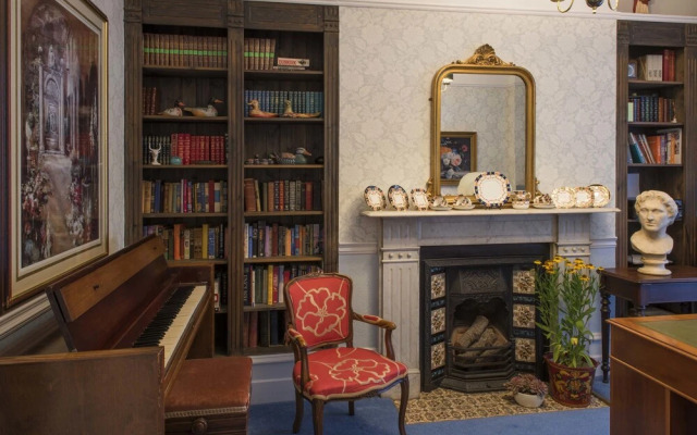 Yorke Lodge Bed & Breakfast