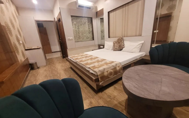 The Aura Grand