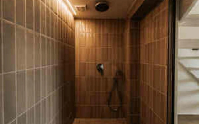 Paralos The Maxine - Adults Only