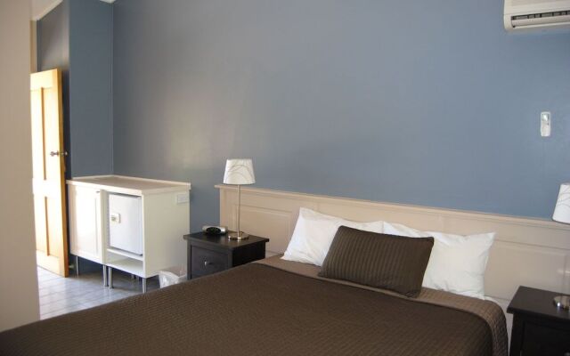 Airlie House Motor Inn