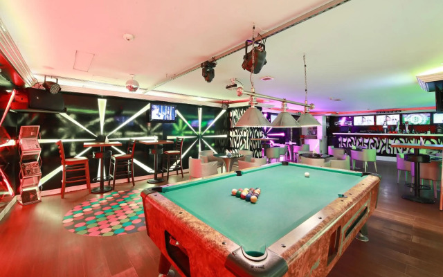 Manhattan Avenue Hotel
