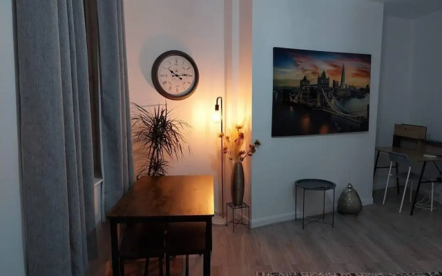 Comfortable 2beds House 4 Contractors & Staycation