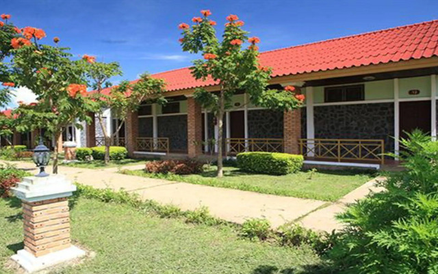 Vansana Plain of Jars Hotel