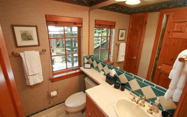 Townhome in Beaver Creek with Mountain View by RedAwning