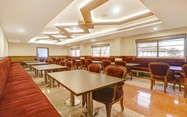 Treebo Premium Vahada