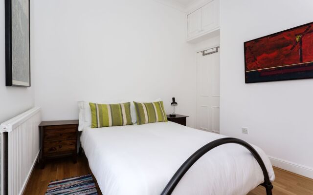 Veeve - At Home in Haggerston