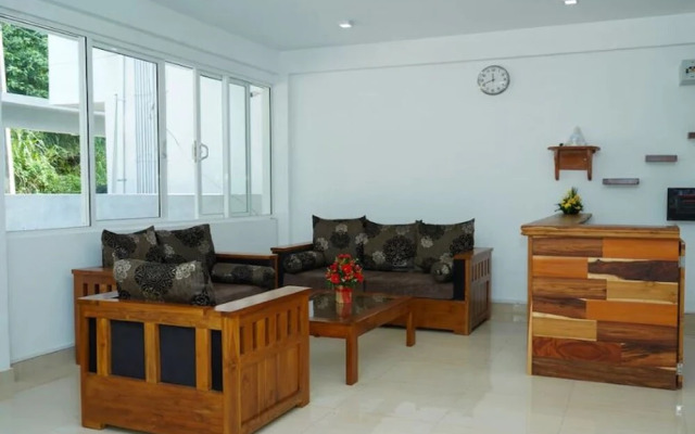 OYO 521 Kandy Grand Ocacia