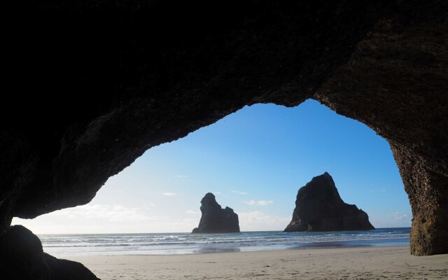 Adrift In Golden Bay