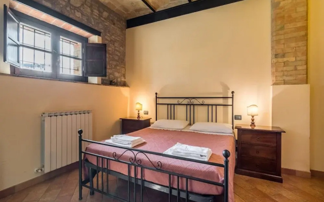Mansion in Perugia With Pool & Green Hills