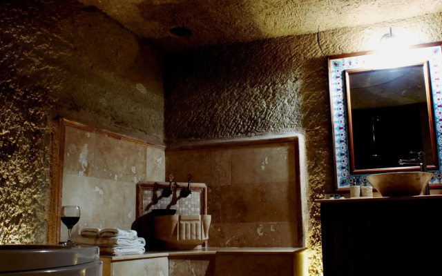 Family Cave Suites Hotel