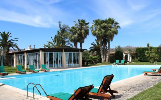 Secluded Holiday Home in Matino With Swimming Pool