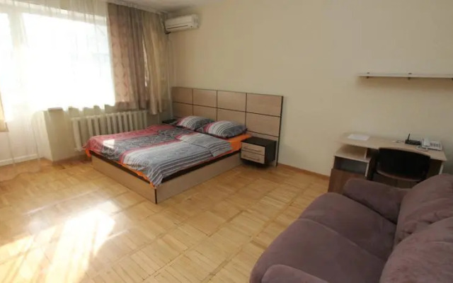 Уютная квартира в центре. Cozy apartment in the city center. 430