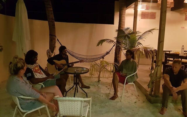 Omadhoo Inn