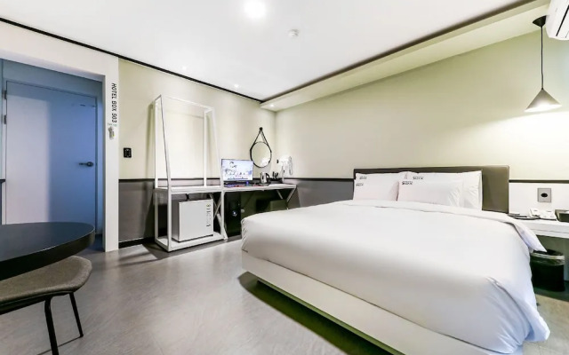 Hotel Box