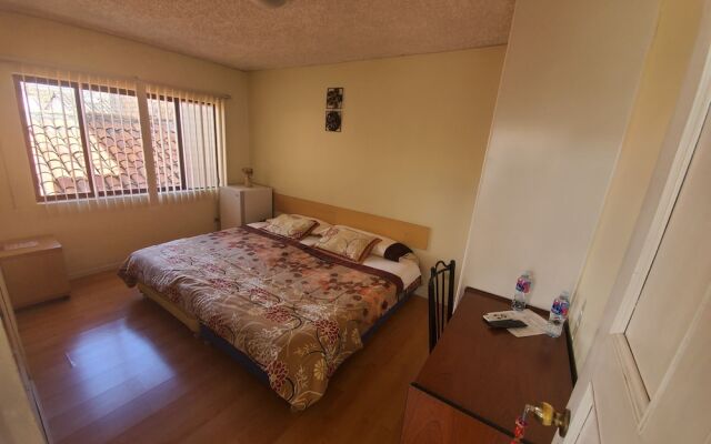 Mariscal Inn & Suites