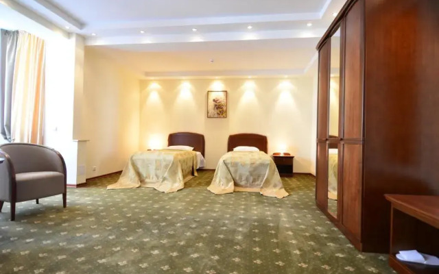 Platinum Hotel