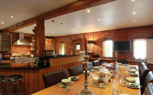 Tonge Barn
