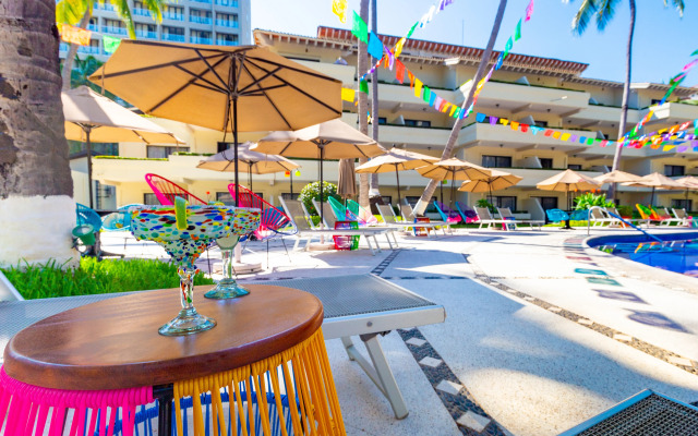 Villa del Palmar Residences