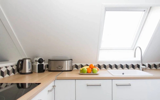 Central Paris - City Views Apartment