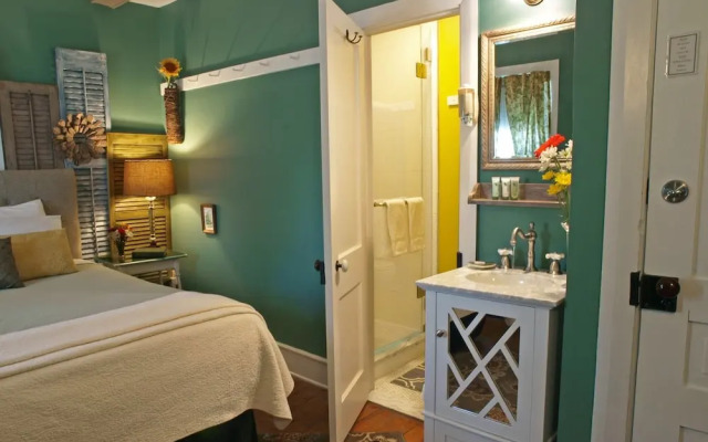 1825 Inn Bed and Breakfast