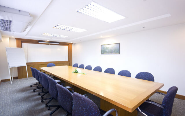Kameo House Hotel and Serviced Apartments