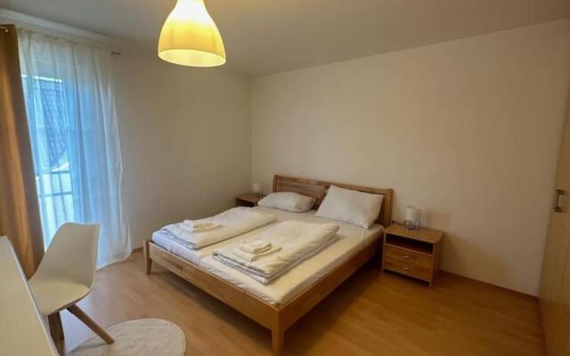 Modern Flat incl Parking, near Metro U1