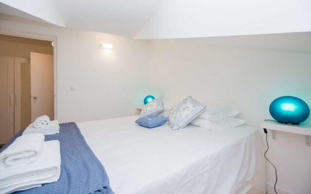 Comfortable and Trendy Lisbon Apartment