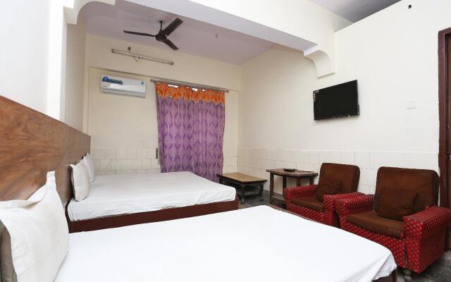 SPOT ON 43285 Hotel Anand Bhawan