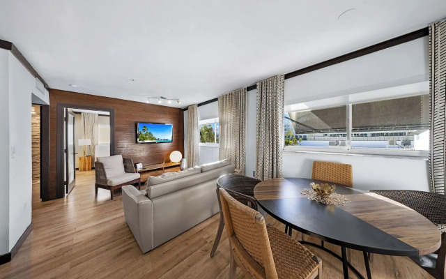 The Shoreline Suites