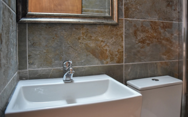 Iraklis Studios & Apartments