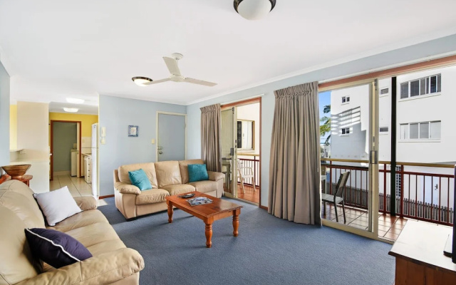 Vaai Moana - 5/10 Oriole Avenue – Guest Rooms – Peregian Beach