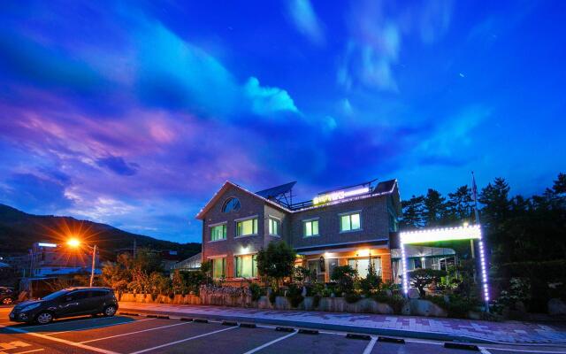 Samcheok Sol Beach Pension