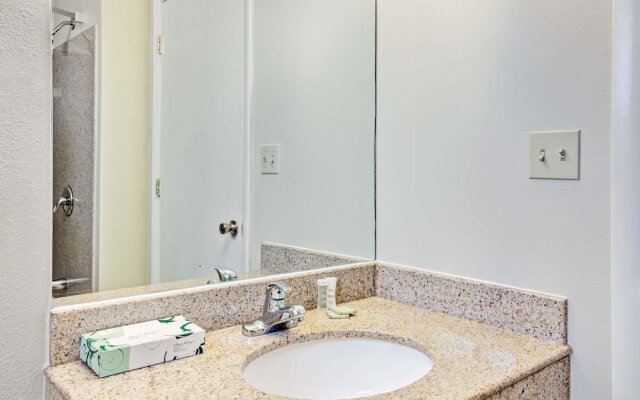 Super 8 by Wyndham Newark DE