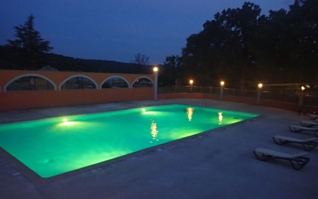 Camping Domaine de Senaud - Les Chalets